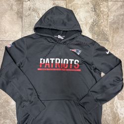 New England Patriots  Nike Therma-fit Hooded Sweatshirt NFL Apparel Sz Large 
