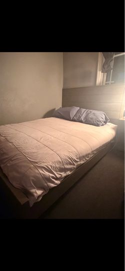 Queen size bed