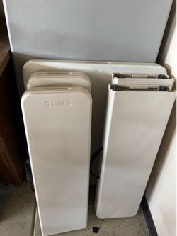 Folding tables
