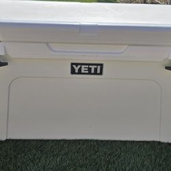 Yeti Tundra 75 Cooler