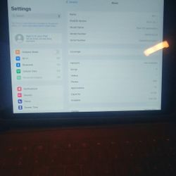 IPAD 7 (32gigs)W/DETACHABLE KEYBOARD CASE....NO TRADE