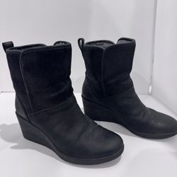 UGG BOOTS SIZE 5