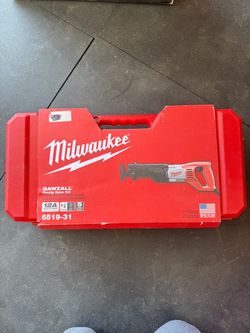 Brand new Milwaukee SAWZALL 12 Amp Reciprocating Saw Kit — never used - Corded