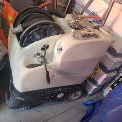 Carpet cleaning Machine and 1200 PSI for tile and grout cleaning