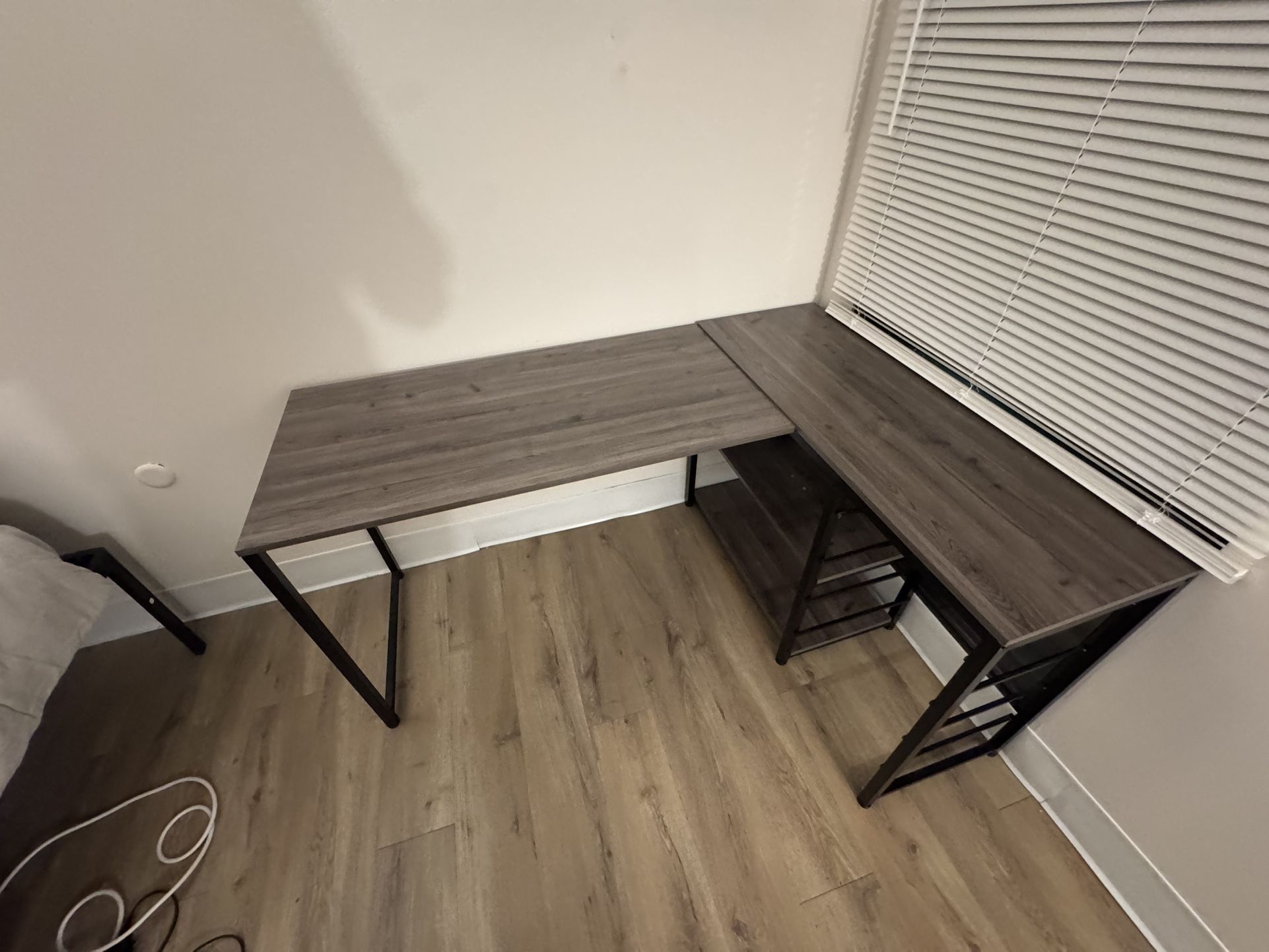 L Desk