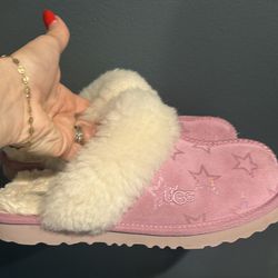 Girls size 6 Ugg Slipper