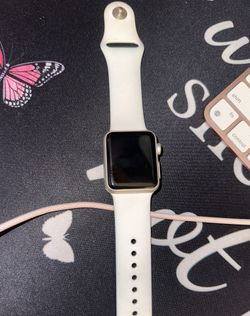 Apple Watch 2015 Sport 38mm Alumnium Silver Sport Band White