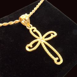 NEW 10K GOLD CROSS PENDANT WITH CHAIN 
