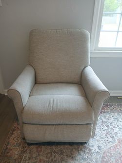 Lazy Boy • Miller Bronze Power Lift Recliner w/ Optional Chair Covers INCLUDED!