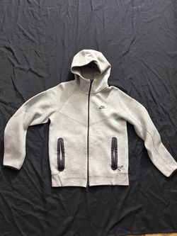 Nike tech kids sweatshirt size small