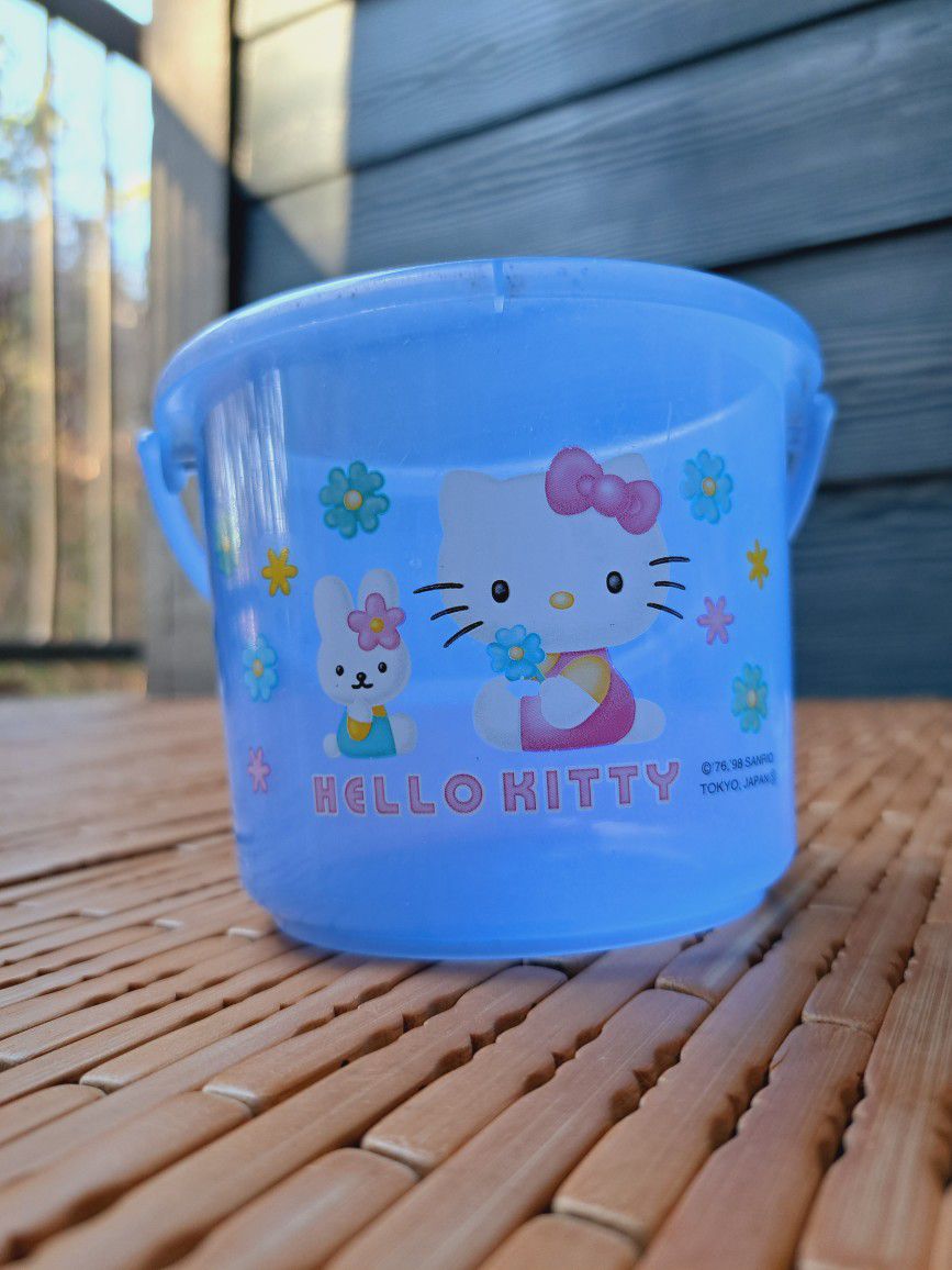 Vintage 1998 Sanrio Hello Kitty Bucket