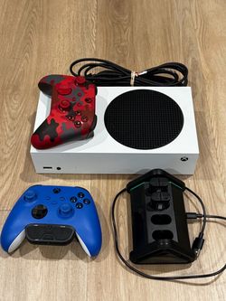 Xbox Series S Console Bundle with 2 Controllers 3 battery packs and charger