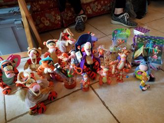 Collectible tigger lot