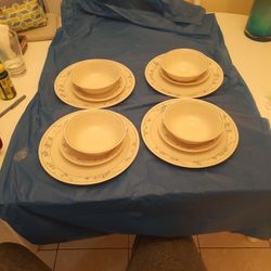 Vintage Corelle By Corning 1st Of Spring 12 Piece 4 - Dinner Plates, 4 - Salad Plates, and 4 - Bowls With Floral Design.