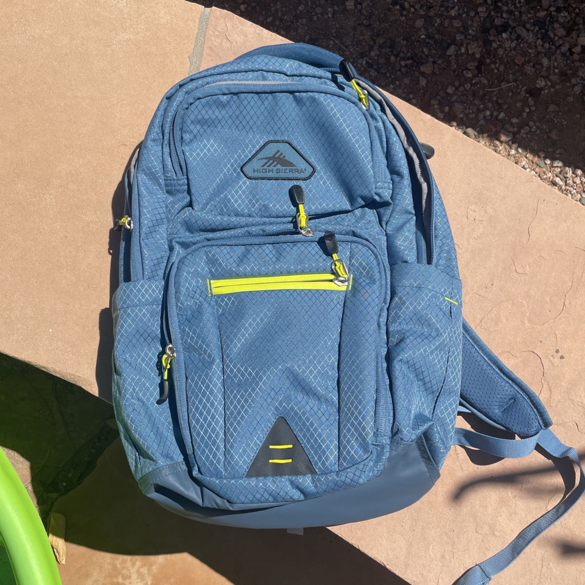 HIGH SIERRA everyday backpack 22L