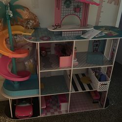 LOL Dollhouse 