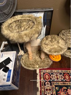 Mau rizzo cat tree
