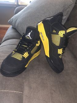 Air Jordan 4 Yellow Thunders