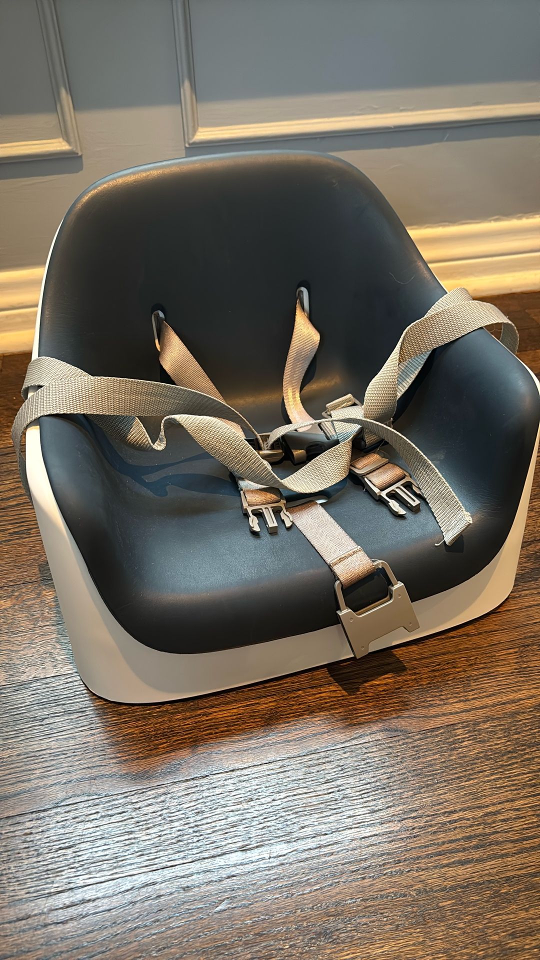 OXO Tot Nest Booster Seat With Straps For toddlers
