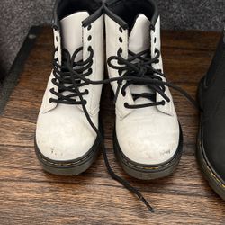 Dr Martens Size 9c -$10