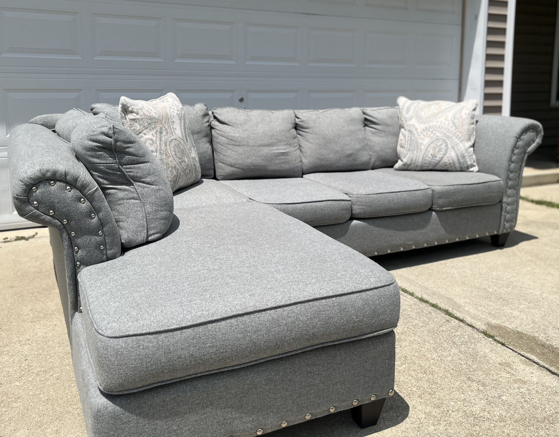 Beautiful Gray Sectional Couch!😍