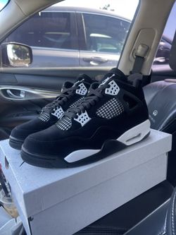 Jordan 4 Retro (White Thunder)