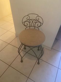 Vanity chair
