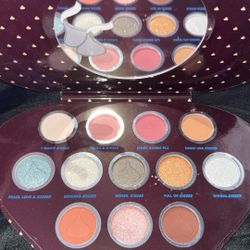 KISS Eyeshadow Palette 