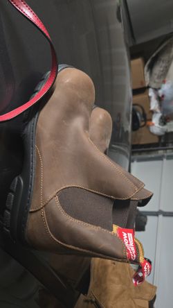 Steel toe women's boots