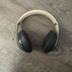 Wireless Beats Studios 3 Headphones