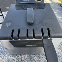 Presto Double Basket Deep Fryer Works Excellent ! 