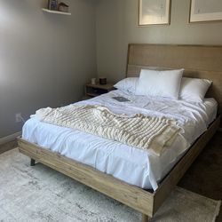 Bedroom furniture set