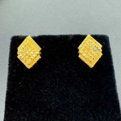 21 karat solid yellow gold rhombus studs earrings