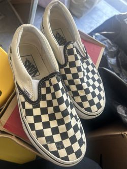 5.5y Checkered Vans