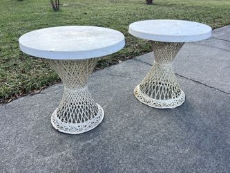 Russell Woodard Style Spun Fiberglass Patio Table Round White
