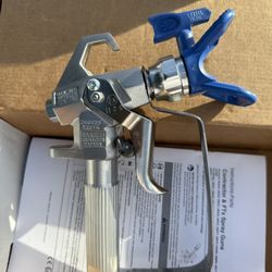 Graco Spray Gun With Housing And Tip