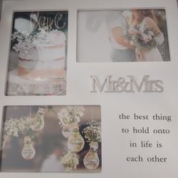 Picture Frame Of Mr.amd Mrs. The Best Thing To Hold Onto In Life Is Each Other