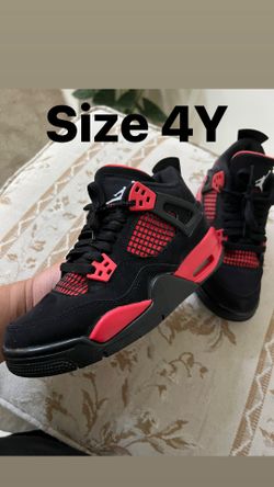 Jordan 4s size 4Y