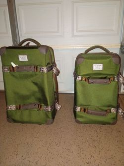 BRAND NEW BURTON LUGGAGE 2 PIECE SET. BRAND NEW NO TAGS
