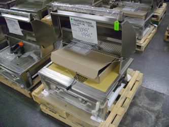 LOOK AT THIS ~!! SEDONA 30" DELUXE BBQ ...NATURAL GAS
