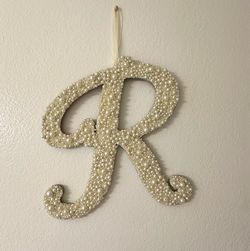 Pearl Letter R Hanging Wall Decor