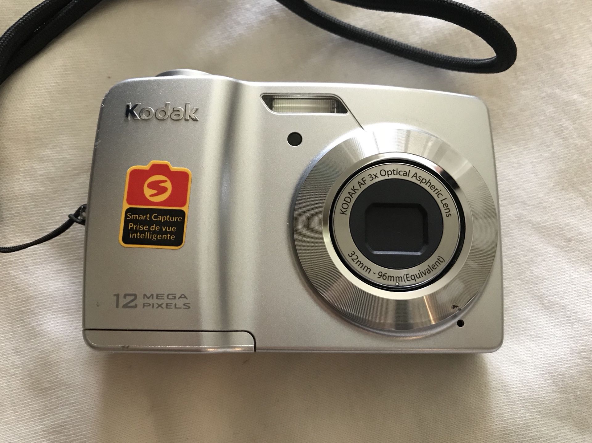 Kodak 12 Mega Pixels EasyShare C182.