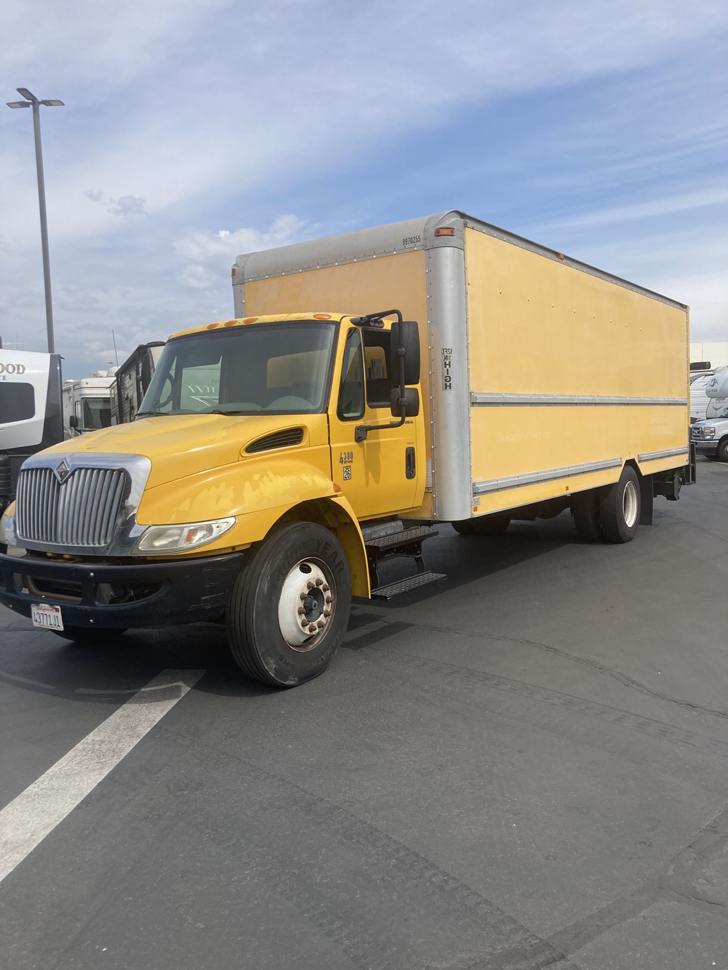 Internacional Box Truck Diesel Automatic Trans Will Trade For Small Economical On Gas Car Or Suv