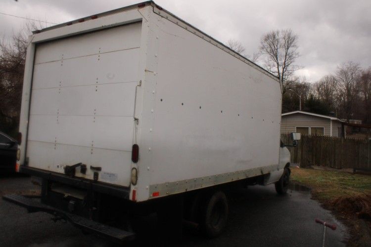 1999 Ford E350