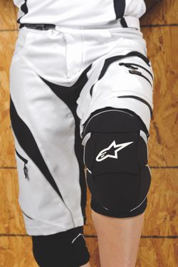 Brand new Alpinestars Morzine Knee Guard protectors