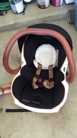 Beautiful Maxi Cosi Car seat for boy or girl