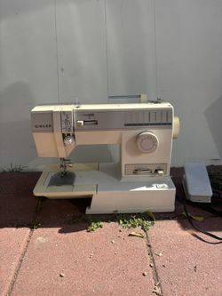 Singer Heavy Duty Sewing Machine