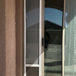 Médium Doggy Door