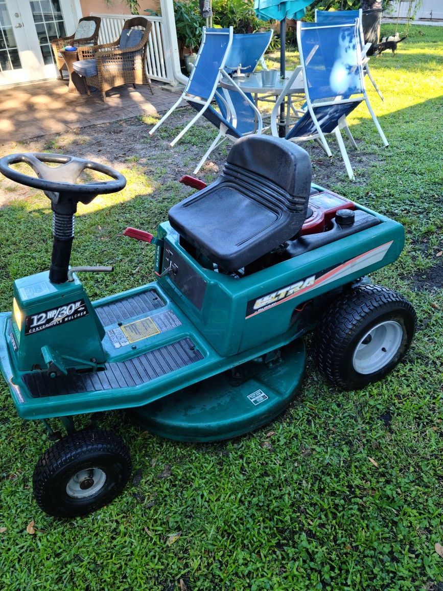 Murray Ultra Lawn Tractor