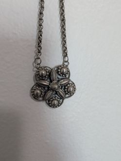 9" length silver tone necklace